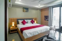 Saltstayz Select - Golf Course Road & Sector 57