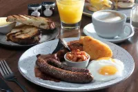 Trafford Hall Manchester, Trademark Collection by Wyndham - breakfast
