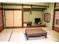 Guest House Akahige Marugame Hotels in Tadotsu