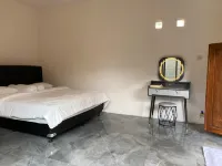 Villa Arundati Hotell i Donoharjo