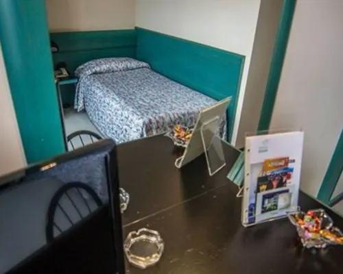 Hotel Eden Kamar Photos