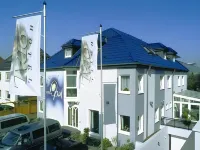 Hotel Opal