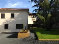 Demeure & Dépendance - Chambres d'hôtes Depuis 2012 Hotels in Tassin-la-Demi-Lune