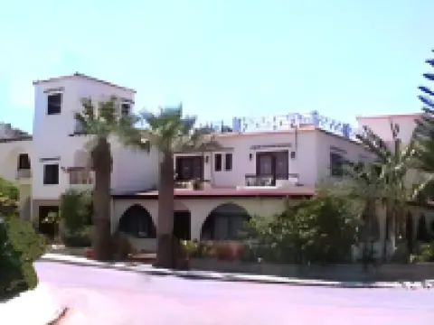 Follow the Sun Hotel Apartments Hotels in Polis