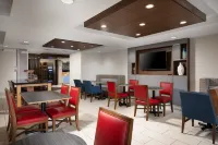 Holiday Inn Express & Suites CHATTANOOGA-HIXSON by IHG - breakfast