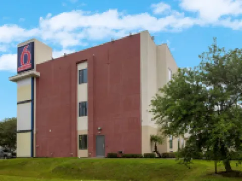 Motel 6 Texas City, TX - I-45 South Hotels in La Marque