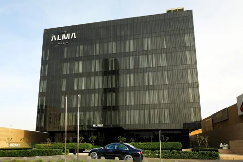 ALMA Hotel Riyadh - Rooftop Pools