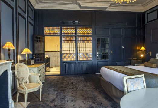 베스트 웨스턴 르 쉐발 블랑의 조식 또는 라운지