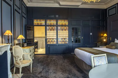 Best Western le Cheval Blanc Отели рядом с достопримечательностью «Musée d'Ethnographie et d'Art Populaire Normand»