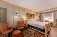 Prestige Harbourfront Resort, BW Premier Collection Hotel dekat R.J. Haney Heritage Village & Museum
