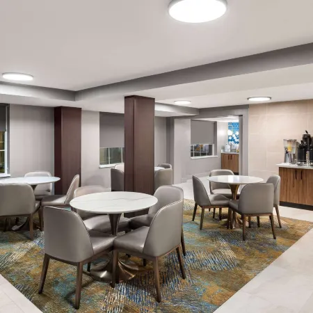La Quinta Inn & Suites by Wyndham Knoxville Papermill