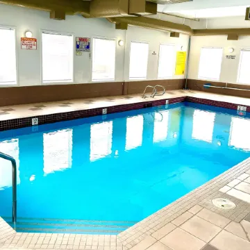 Super 8 by Wyndham Hinton