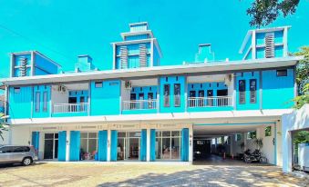 Urbanview the Halona Near Jatim Park 4