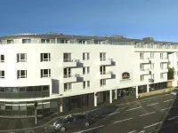 Best Western Plus Vannes Centre Ville Các khách sạn gần Stade Jo Courtel