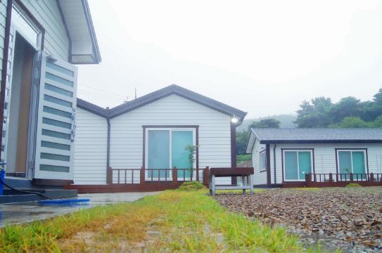 하동 언덕위의집펜션