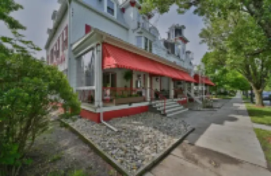 Tom Quick Inn Hotels in Milford