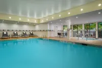 Courtyard Kingston Отели в г. Ольстер