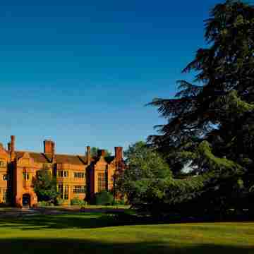 Hanbury Manor Marriott Hotel & Country Club Hotel Exterior