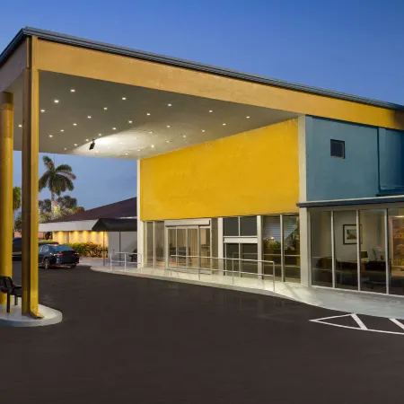 EnVision Hotel Miami International Airport