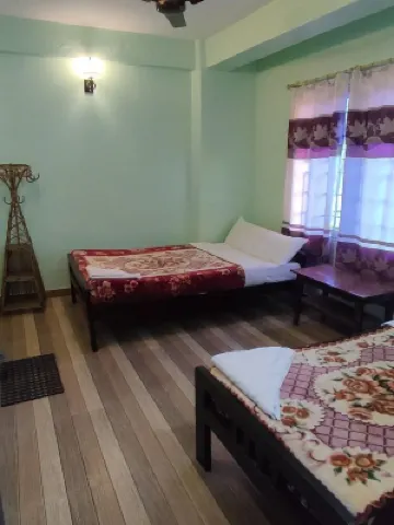 Harry Guest House & Restaurant โรงแรมใน