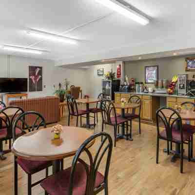 Econo Lodge & Suites Southern Pines Dining/Meeting Rooms