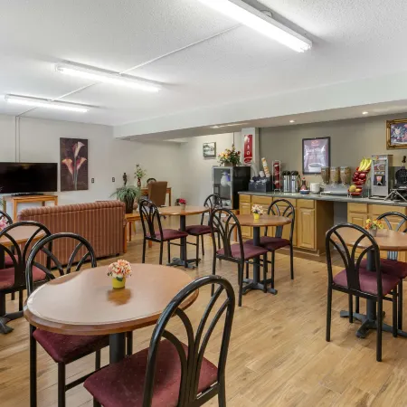 Econo Lodge & Suites Southern Pines