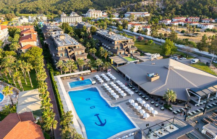 Sailor's Beach Club
