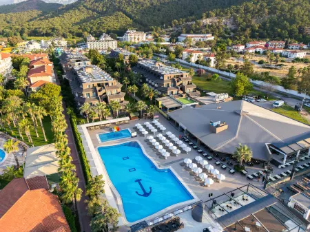 Sailor's Beach Club Отели в г. Кемер