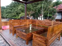 Omah Kayu Villa Hotels in Bungatan