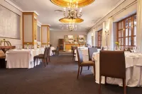 歐洲之星復國飯店 - 停車場