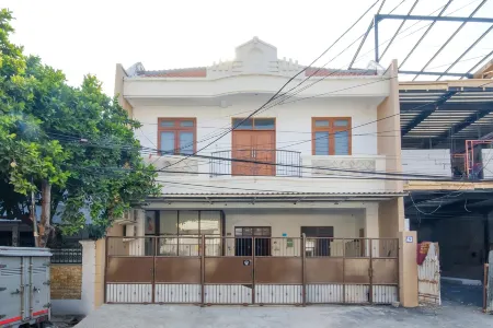 Mono Coliving Kertajaya Syariah, SBY Отели в г. Gubeng