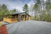 Scenic Murphy Cabin w/ Hot Tub, Fire Pit & Views