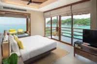 Beach Club by Haadtien