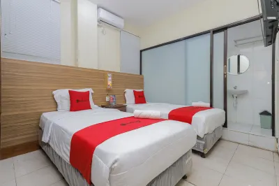 RedDoorz Syariah @ Klojen Malang Hotels in Sukun