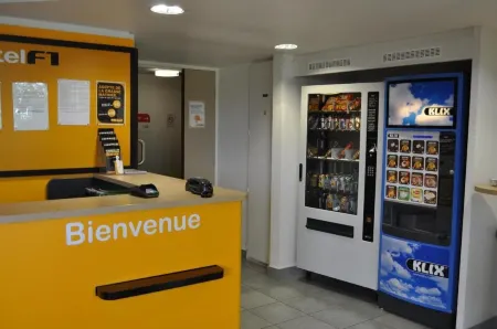 Hotelf1 Orange Centre Echangeur A7 A9 Отели в г. Оранж