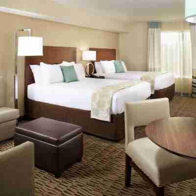 Hawthorn Suites by Wyndham Wheeling at the Highlands Rooms