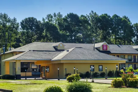 Red Roof Inn Columbus, MS Отели в г. Колумбус