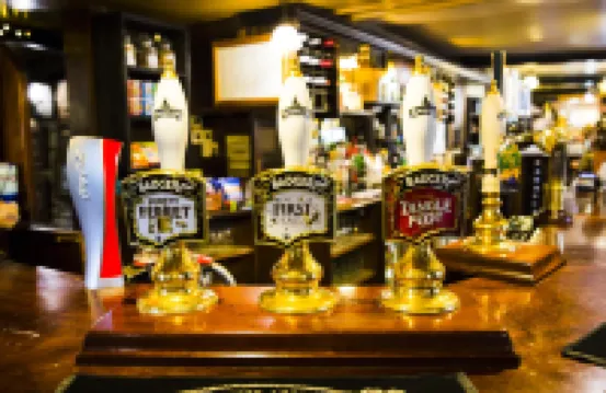 더 크라운 앳 만헐 노스 도싯 디스트릿 호텔