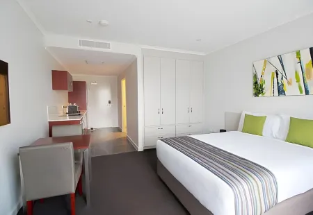 Abode Narrabundah