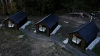 Emrose Luxury Cabins Hotels in Chittenden