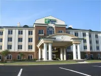 Holiday Inn Express & Suites Millington-Memphis Area Hotel di Millington