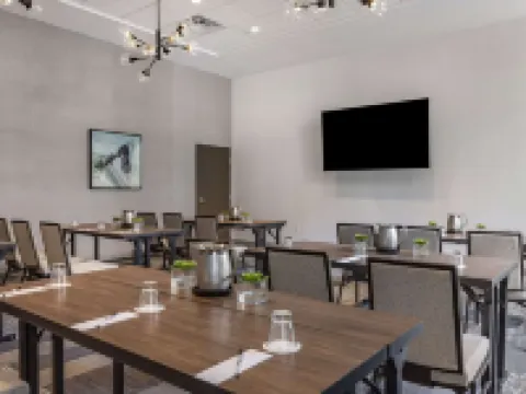 Cambria Hotel Savannah Downtown Historic District Hotels in Savannah