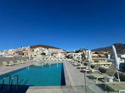 Hotel Reveron Plaza - 4-Star