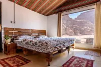 Martian Desert Camp Hotel a 