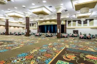 Oasis Hotel & Conv. Center, Ascend Hotel Collection