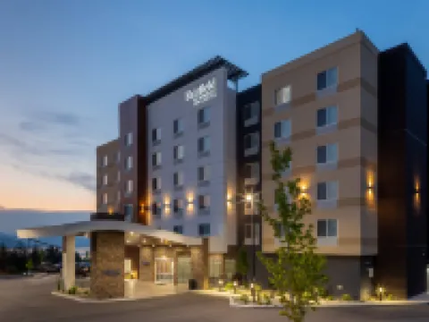 Fairfield Inn & Suites Salmon Arm Hotels in Salmon Arm