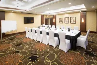 Embassy Suites by Hilton Fayetteville Fort Bragg - parkir