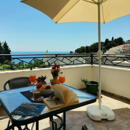 Studio with Sea views and Large Terrace with sun bed