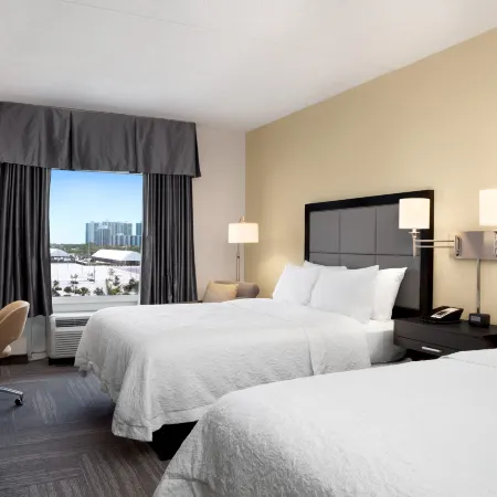 Hampton Inn Hallandale Beach-Aventura Отели в г. Халландейл Бич