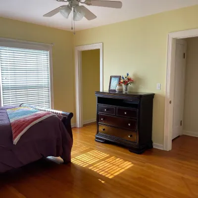 Historic Mt. Vernon House - Perfect family home, walking distance from downtown Hotels near Casey's